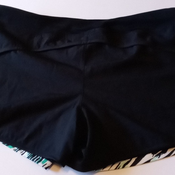 Layers 8 shorts - Picture 4 of 4